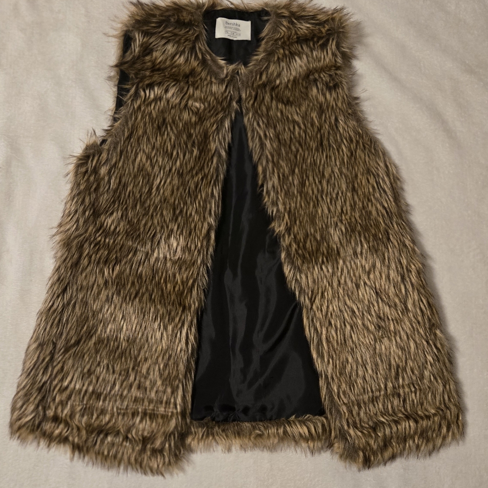 Bershka Outerwear in Black and Brown Front Closures.